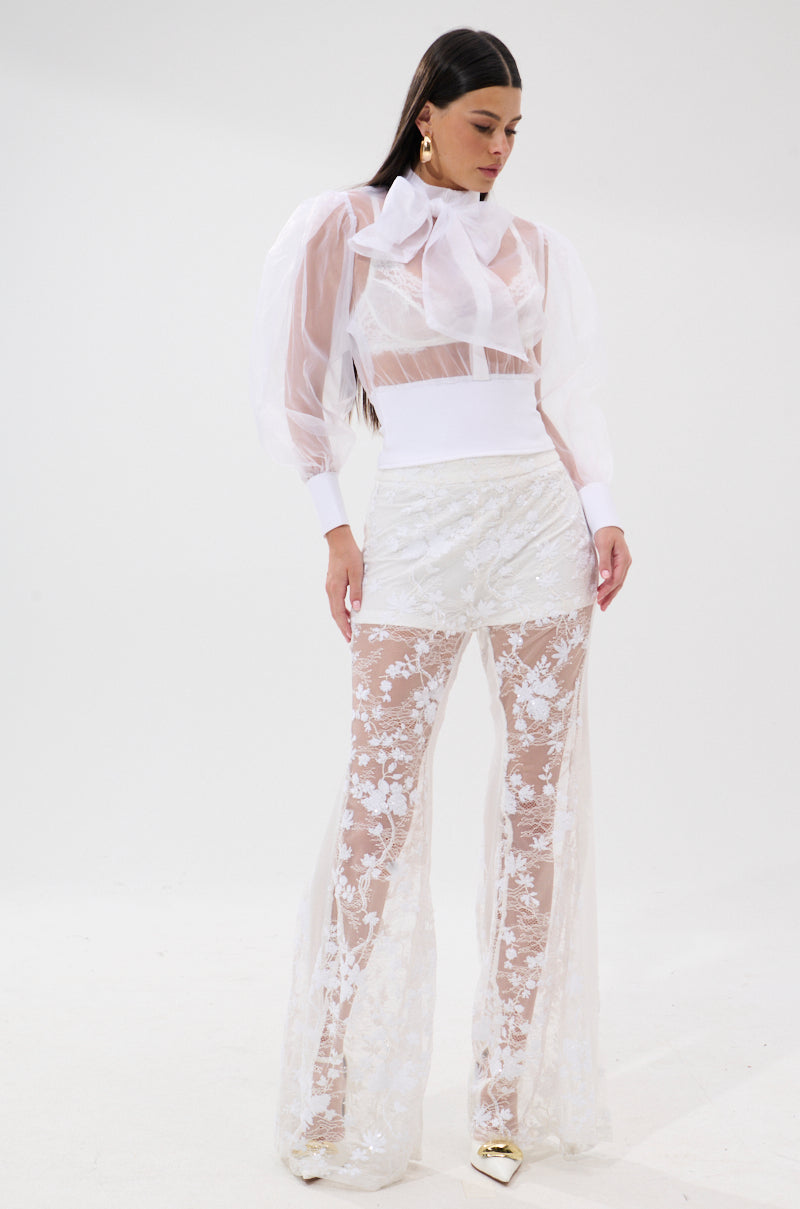 DANCE AND SHAKE BLOUSE WITH BOW IN WHITE