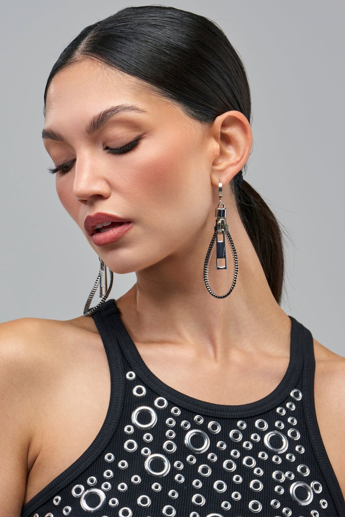 CLOSURE ISSUES EARRINGS