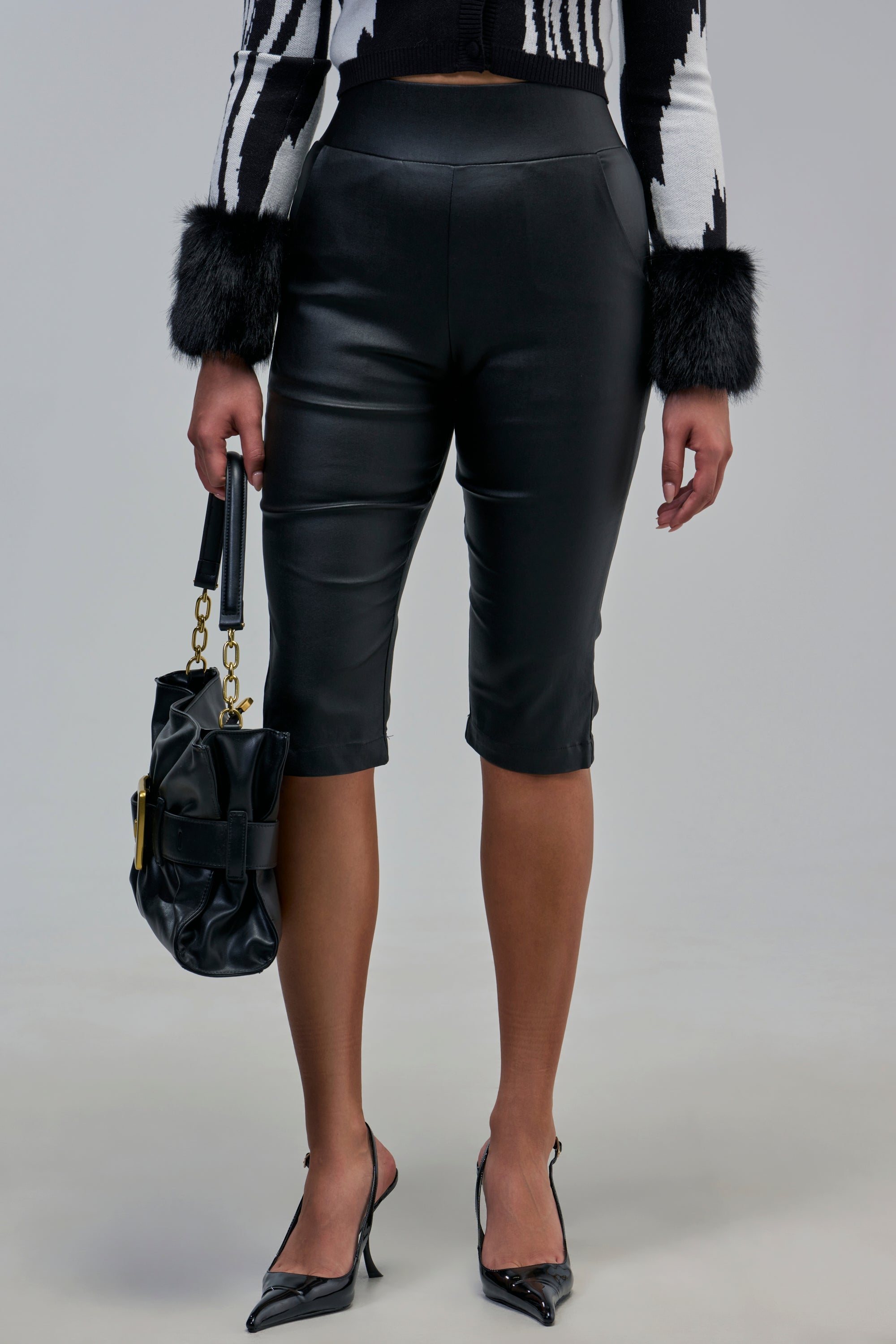 AMMO X AKIRA BIG BOOTY PLEATHER CAPRI WITH 4 WAY STRETCH