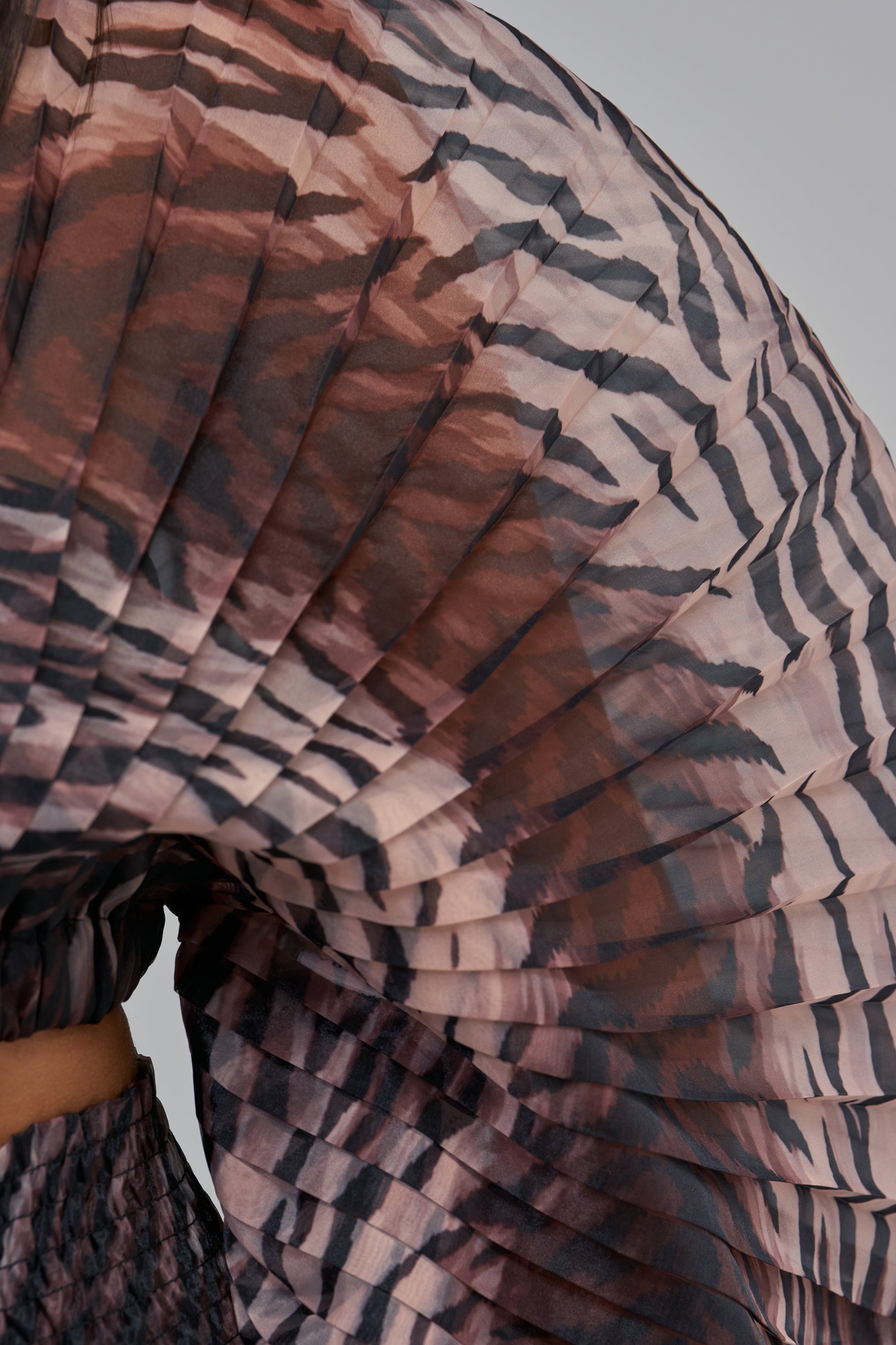 ANGELINA ANIMAL PRINT PLEATED BLOUSE