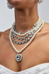 ARI NECKLACE