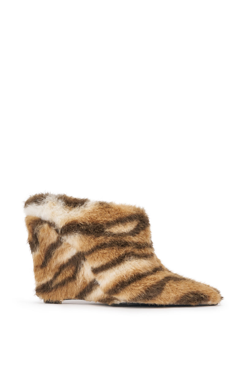 AZALEA WANG WAFIYA TIGER MULE WEDGE PUMP
