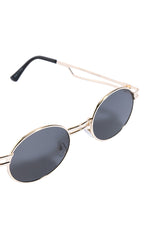 ANISTON SMALL CIRCLE FRAME SUNGLASSES IN BLACK