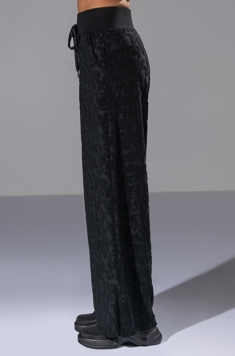 BE HERE TEXTURED WIDE LEG SWEATPANT