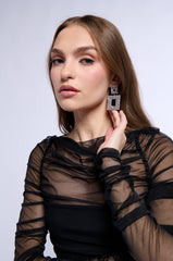 DANGLE EARRING